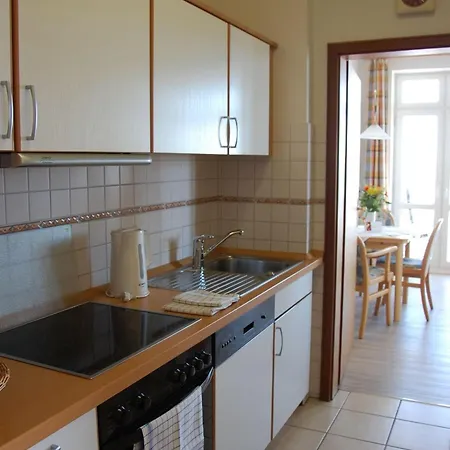 Gaestehaus-gorch-fock-wohnung-4-mit-direktem-meerblick Apartment *