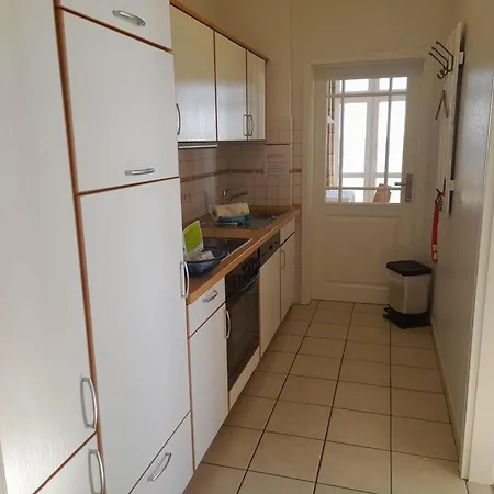 Gaestehaus-gorch-fock-wohnung-4-mit-direktem-meerblick Apartment *