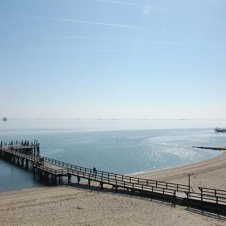 Gaestehaus-gorch-fock-wohnung-4-mit-direktem-meerblick