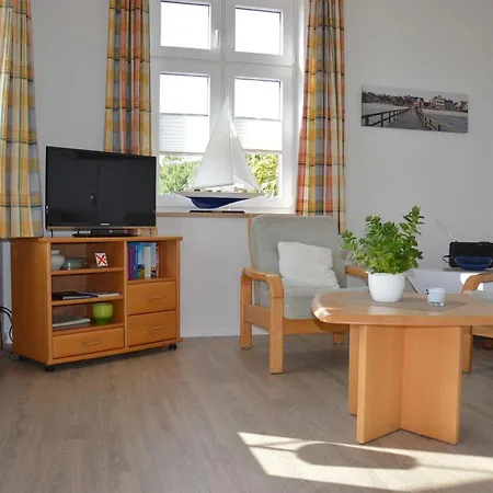 Gaestehaus-gorch-fock-wohnung-4-mit-direktem-meerblick Apartment *