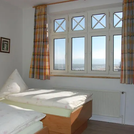 Apartment Gaestehaus-gorch-fock-wohnung-4-mit-direktem-meerblick