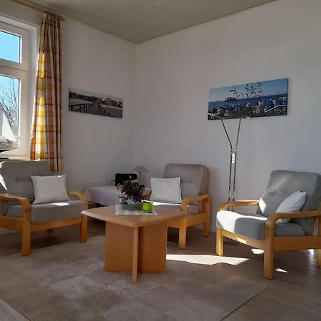 Gaestehaus-gorch-fock-wohnung-4-mit-direktem-meerblick