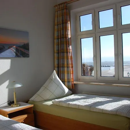 Gaestehaus-gorch-fock-wohnung-4-mit-direktem-meerblick * Wyk auf Foehr