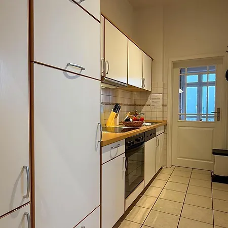 Gaestehaus-gorch-fock-wohnung-4-mit-direktem-meerblick
